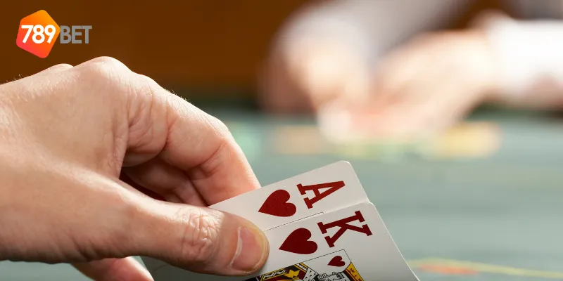 Chiến thuật chơi Pineapple Poker