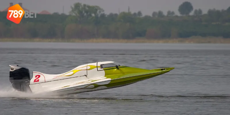 Tính giải trí cao của trò đua thuyền siêu tốc