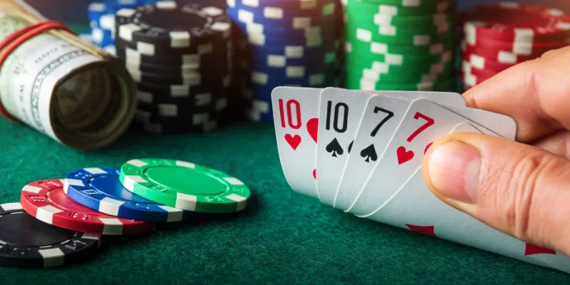 Các quy định cơ bản khi chơi Omaha Poker là gì?